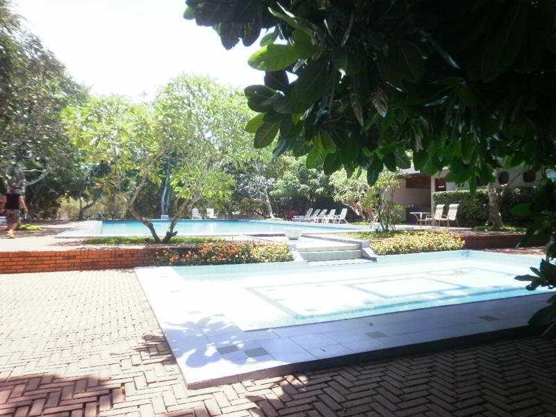 Peacock Beach Hotel Hambantota Eksteriør bilde