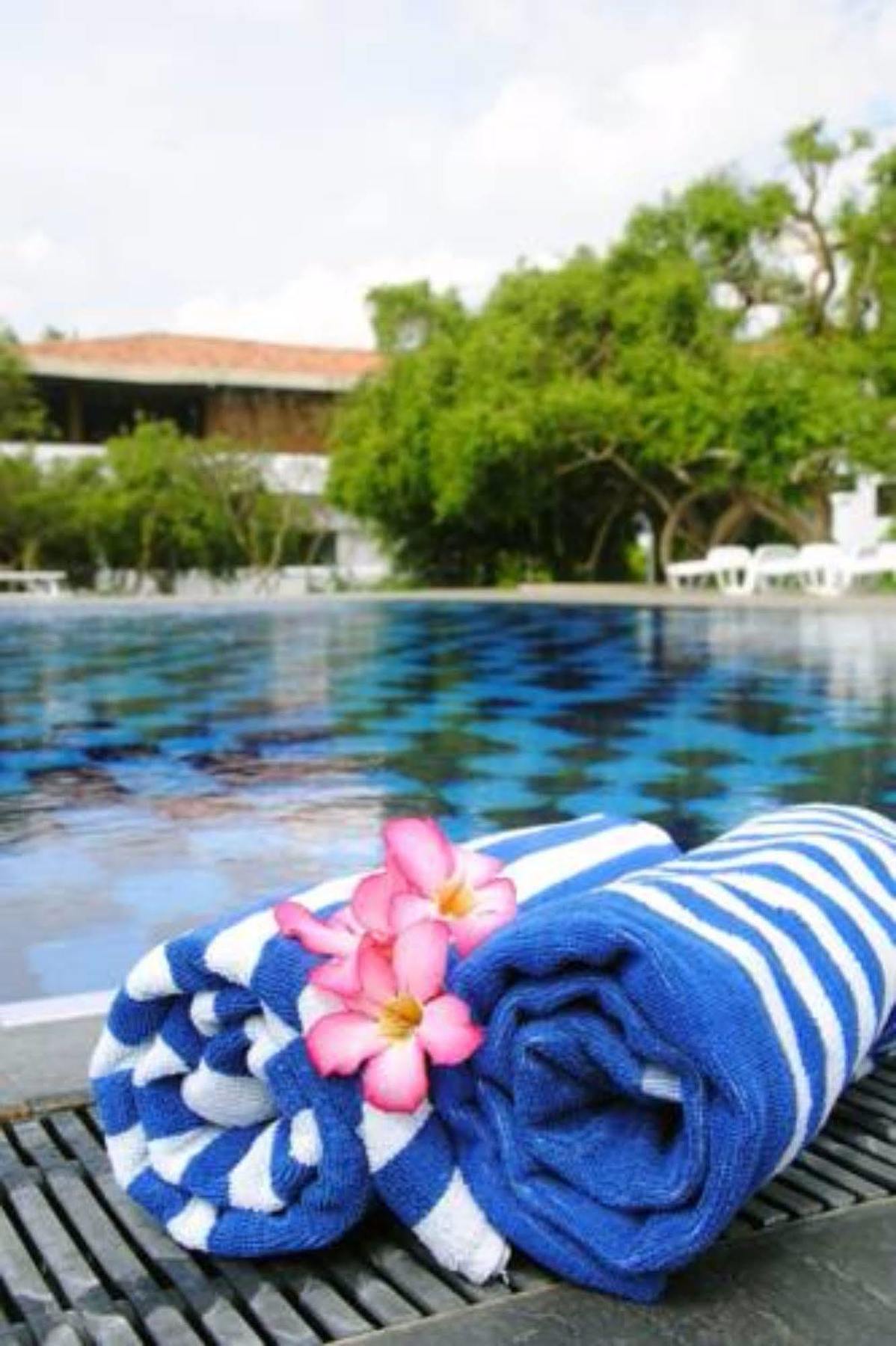 Peacock Beach Hotel Hambantota Eksteriør bilde