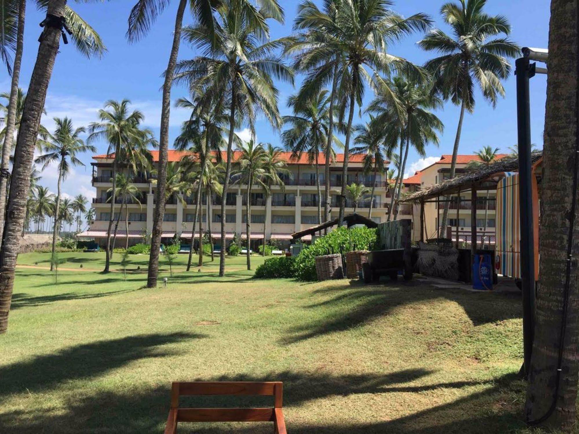 Peacock Beach Hotel Hambantota Eksteriør bilde
